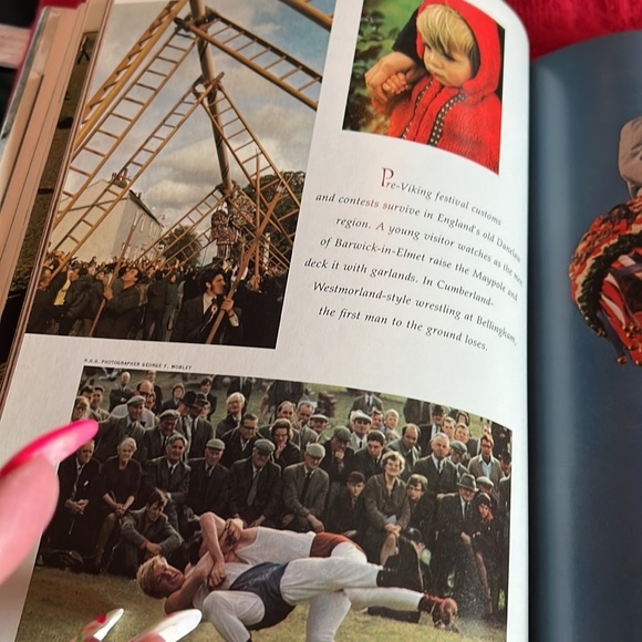 The Vikings vintage book read description and look at pictures before purchasing - Picture 5 of 8